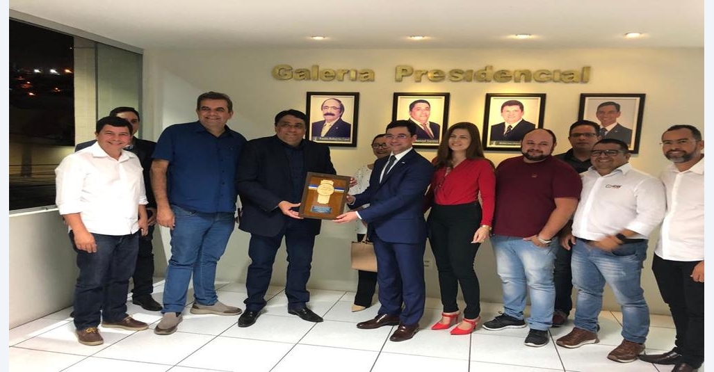 Sindloja entrega Medalha Mérito Sindical a Alberes Lopes