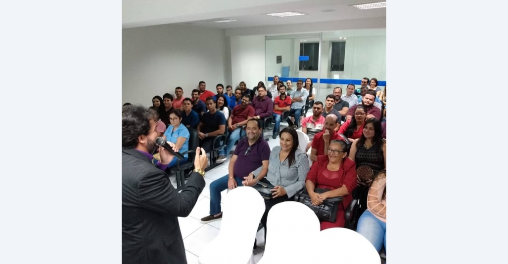 Treinamento ‘Como superar os momentos de crise!’ atrai grande público no Sindloja