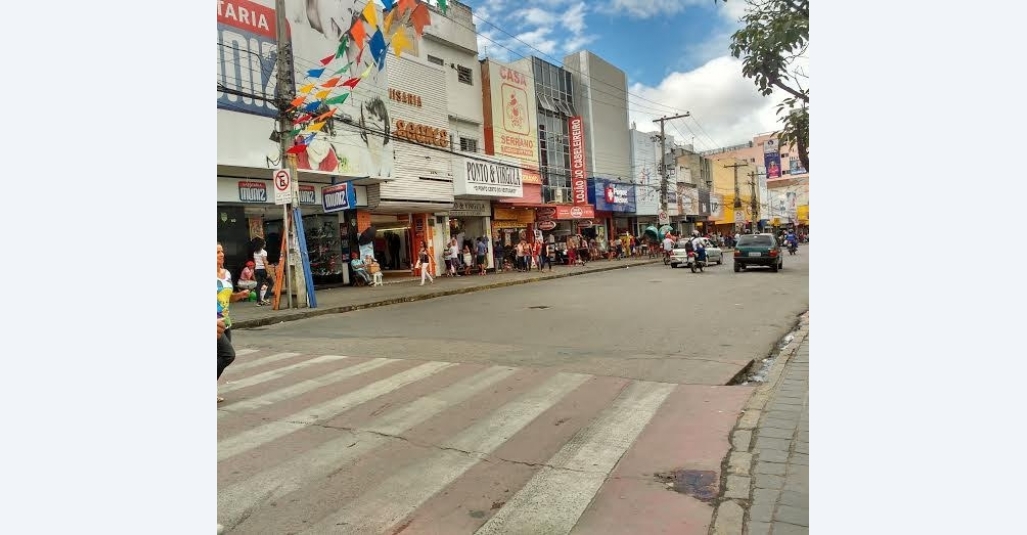 Sindloja orienta lojistas sobre abertura do comércio no feriado de Tiradentes